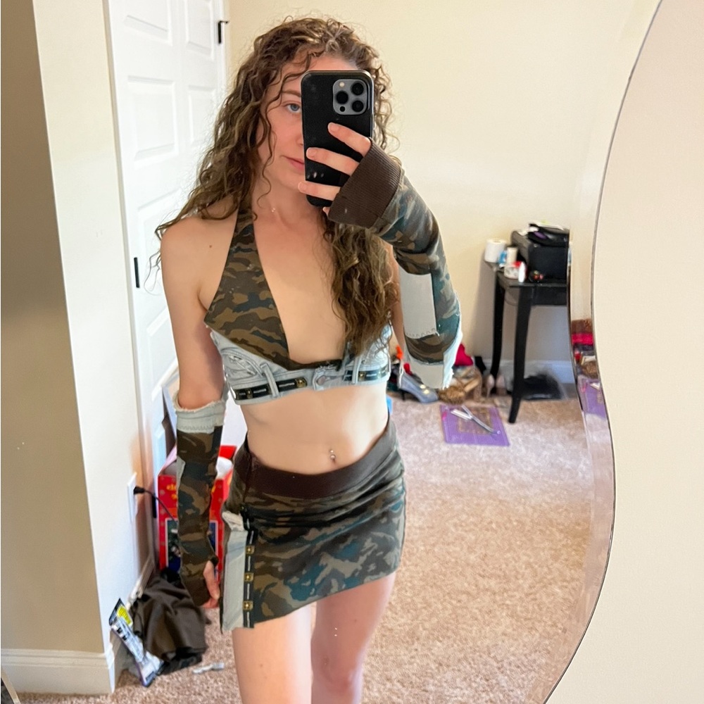 Meet your Posher, Karlie!